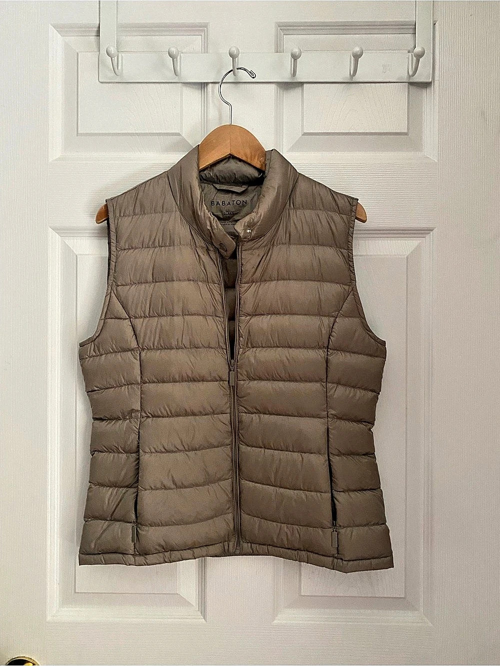 Babaton Blake Down Puffer Vest in Brown Size Small #15
